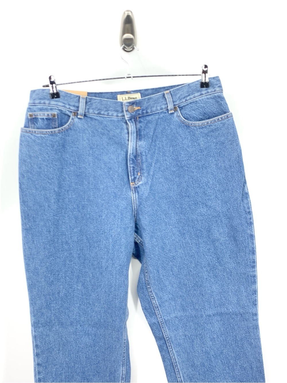 LL Bean Women Size 18 Jeans Light Wash Cotton Pants Classic Curvy Straight Leg - Picture 2 of 5